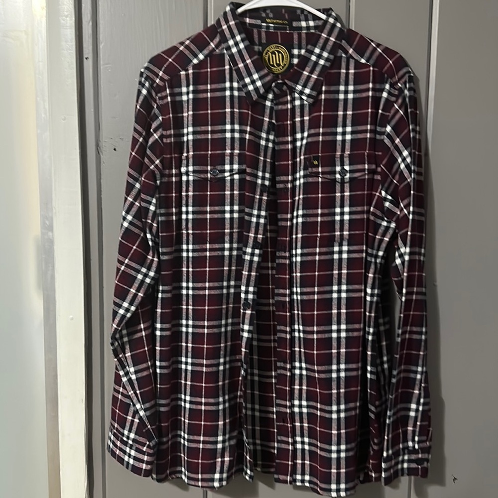 H+H tattoo men’s size M flannel